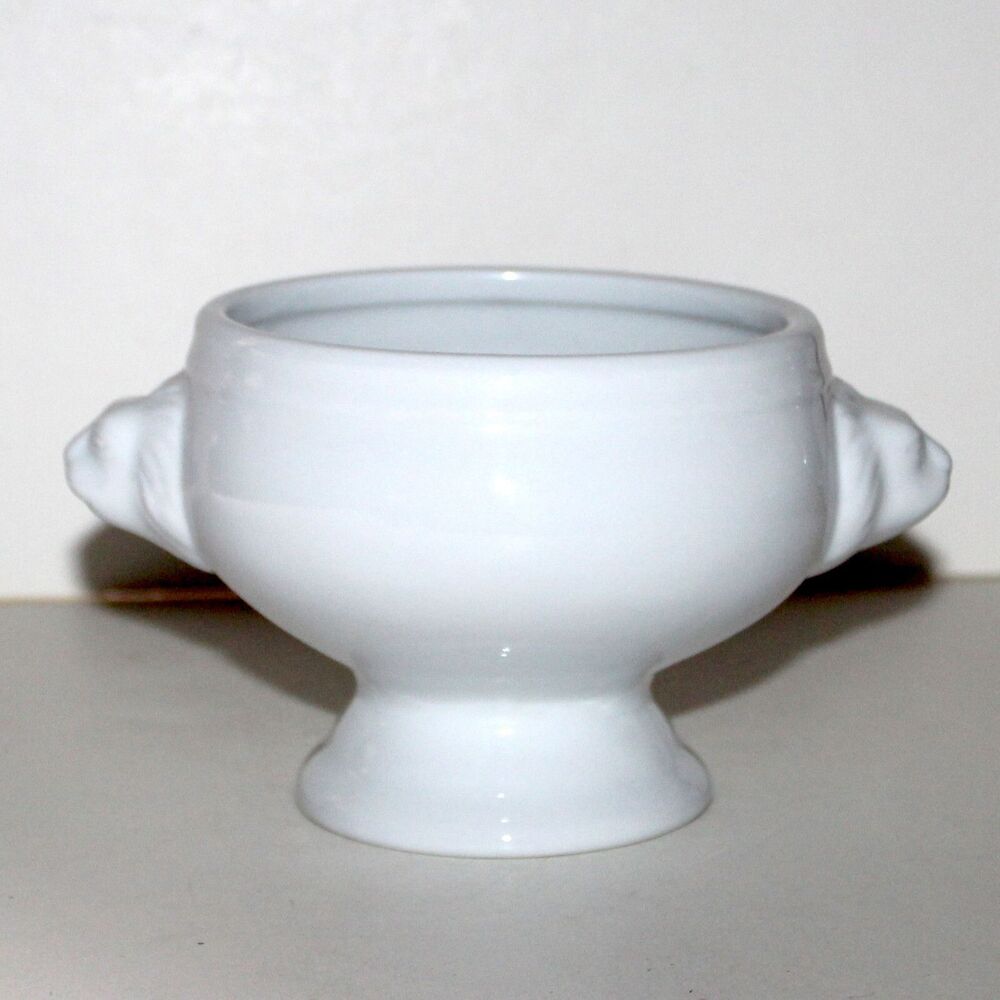 Sur La Table Lion Head Bowl 14 oz white ceramic French oven microwave safe